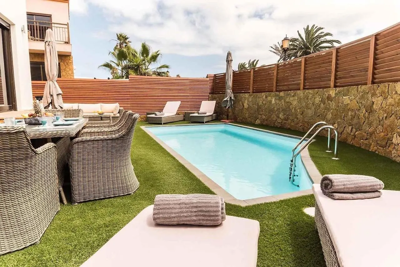 Villa Paradise Beach House: Piscina Privada, Playa 100M Corralejo