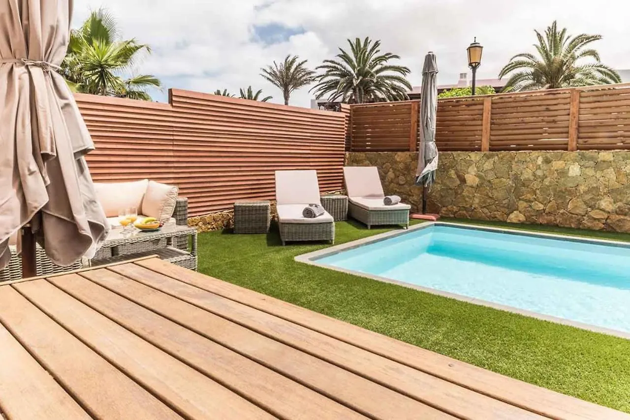 Paradise Beach House: Piscina Privada, Playa 100M Corralejo Villa